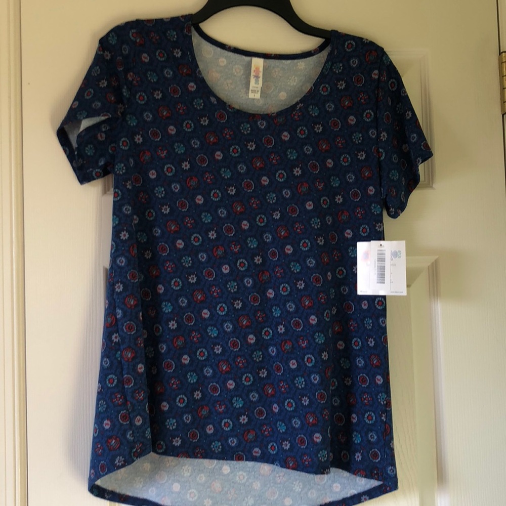 NWT- LuLaRoe Classic Tee